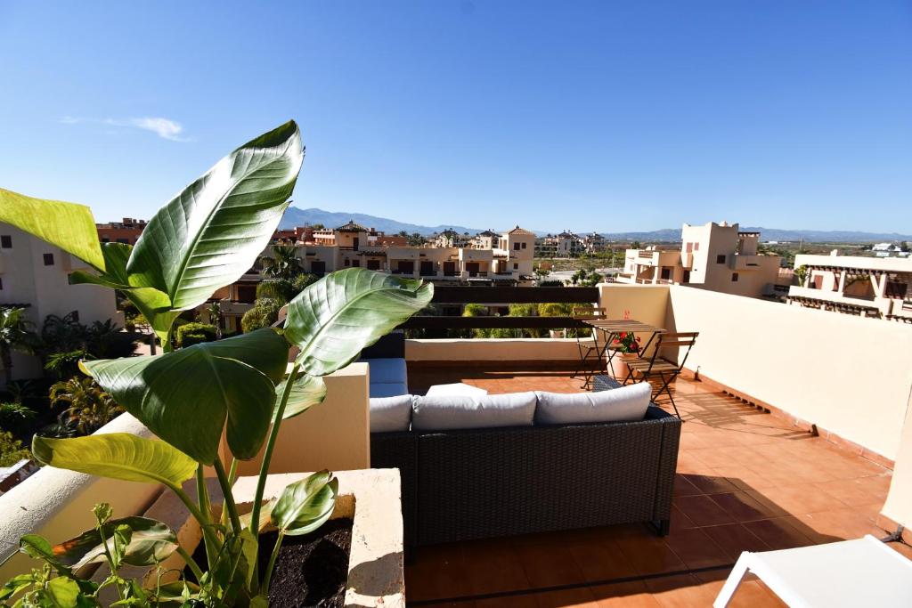 Balkón alebo terasa v ubytovaní Marinas Sunset - Tu Dúplex con Solarium Privado!