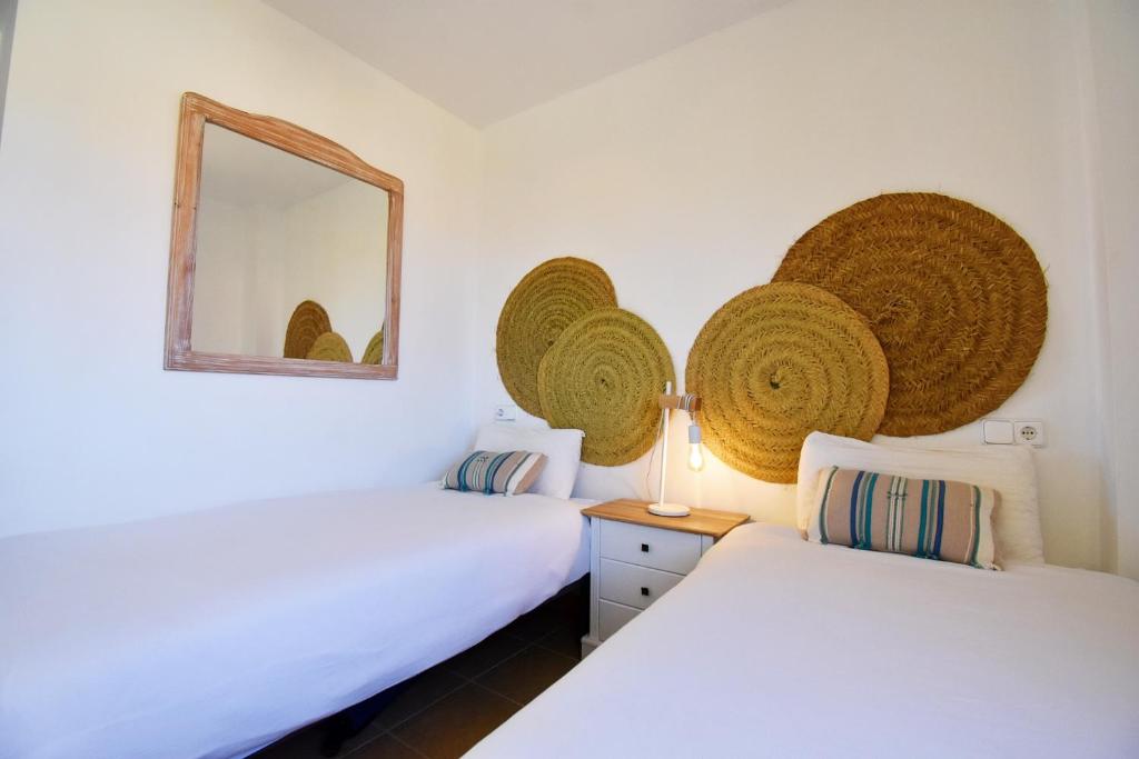 Posteľ alebo postele v izbe v ubytovaní Marinas Sunset - Tu Dúplex con Solarium Privado!
