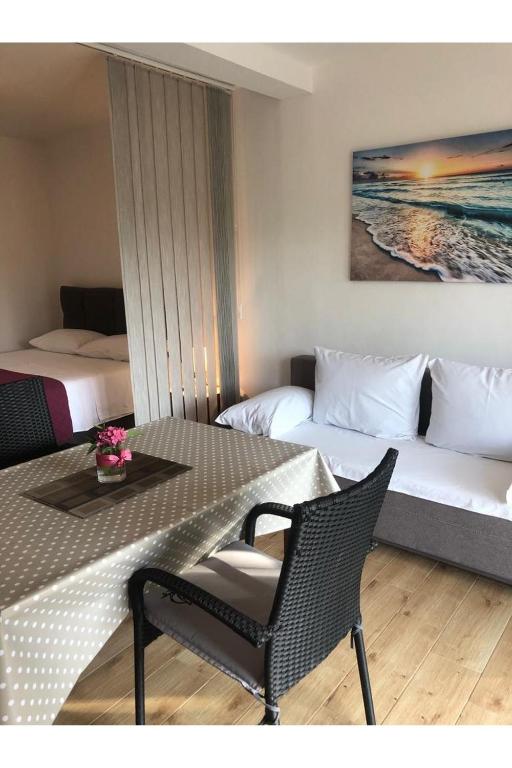 Posezení v ubytování Grapevine Studio Apartment