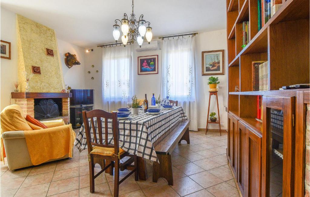 Amazing apartment in Siena with 2 Bedrooms