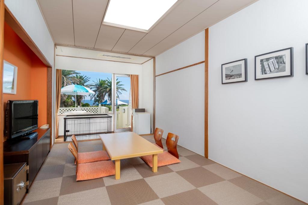 TV a/nebo společenská místnost v ubytování Shirahama Ocean Resort
