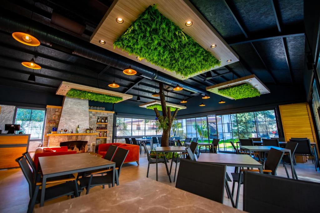 Restaurace v ubytování Vira Suites Hotel
