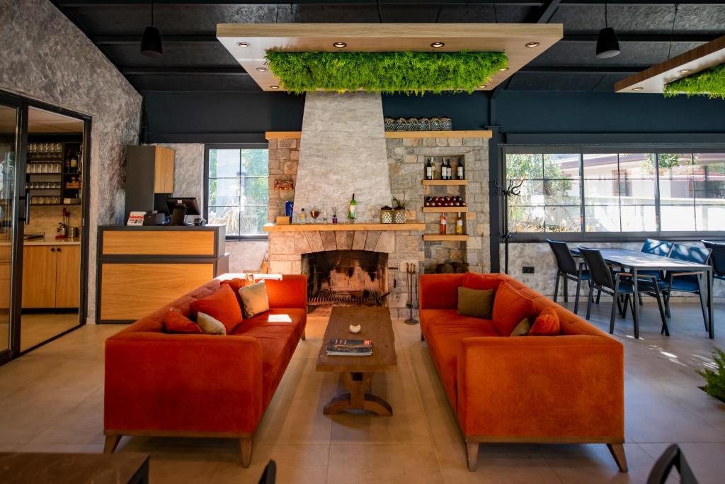 Posezení v ubytování Vira Suites Hotel