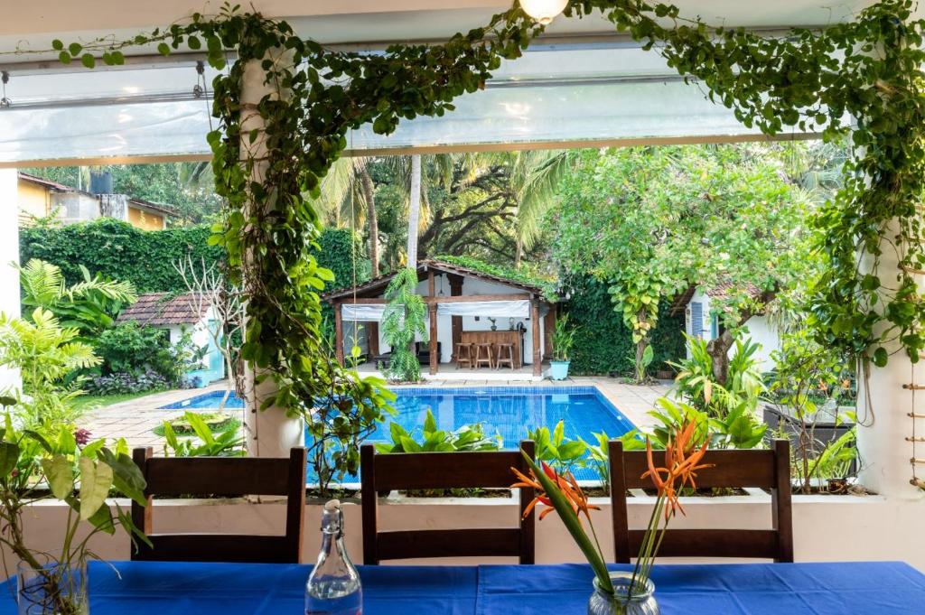 Bazén v ubytování Island House Goa nebo v jeho okolí