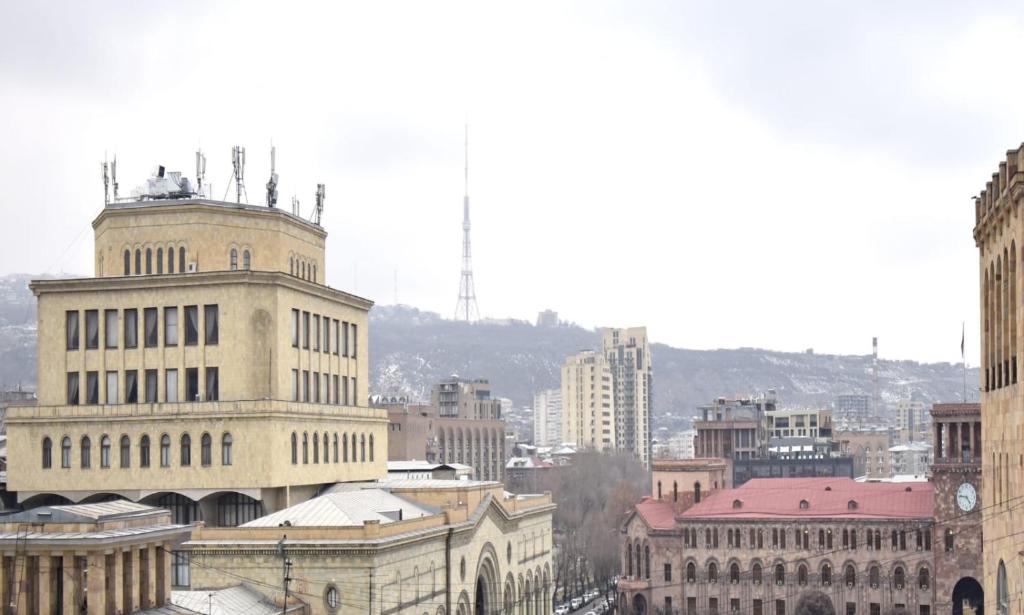 Nespecifikovaný výhled na destinaci Jerevan nebo výhled na město při pohledu z apartmánu