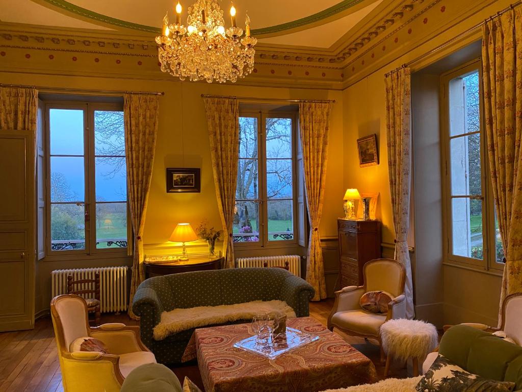 Posezení v ubytování B&B Château de Preuil