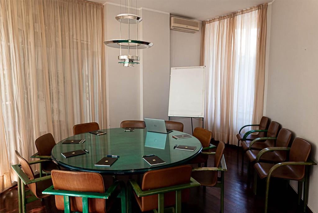 Business Hotel