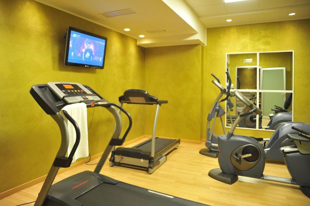 Fitness centrum a/nebo fitness zařízení v ubytování Palace Hotel Zingonia