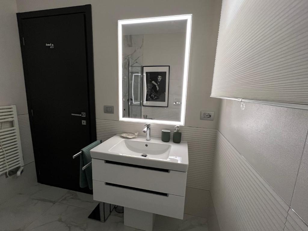 A bathroom at PAGANINI suites and apartments