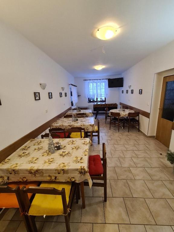 TV a/nebo společenská místnost v ubytování Penzion Gerle