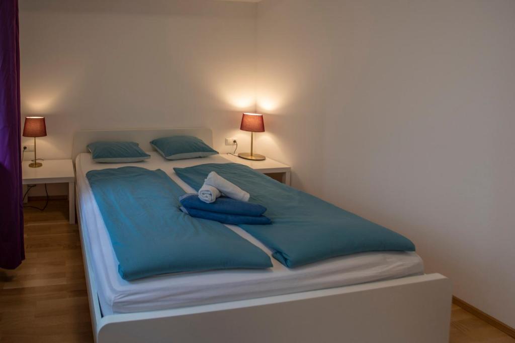 Кровать или кровати в номере City Center Apartment for 6 persons!