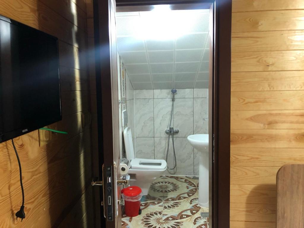 A bathroom at CERRAHPAŞA SUİTE HOTEL