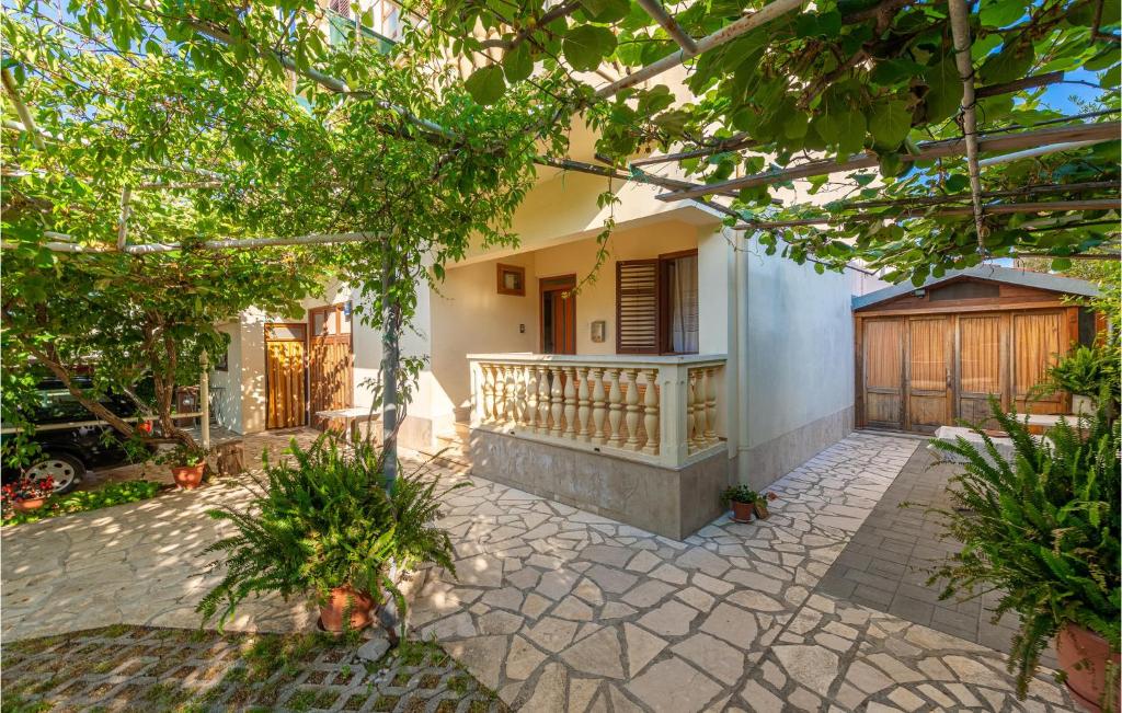 Amazing Apartment In Zadar With Wifi