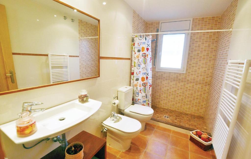 A bathroom at 7 Bedroom Lovely Home In Santa Susanna