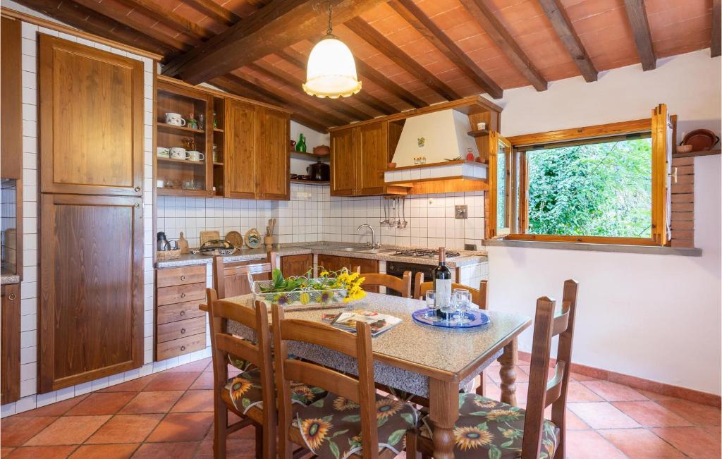 A kitchen or kitchenette at Awesome Home In Dicomano Fi