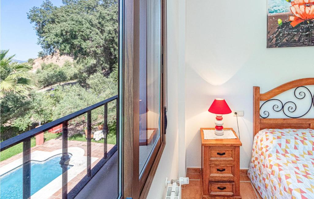 Bazén v ubytovaní Beautiful Home In Montecorto With Wifi alebo v jeho blízkosti