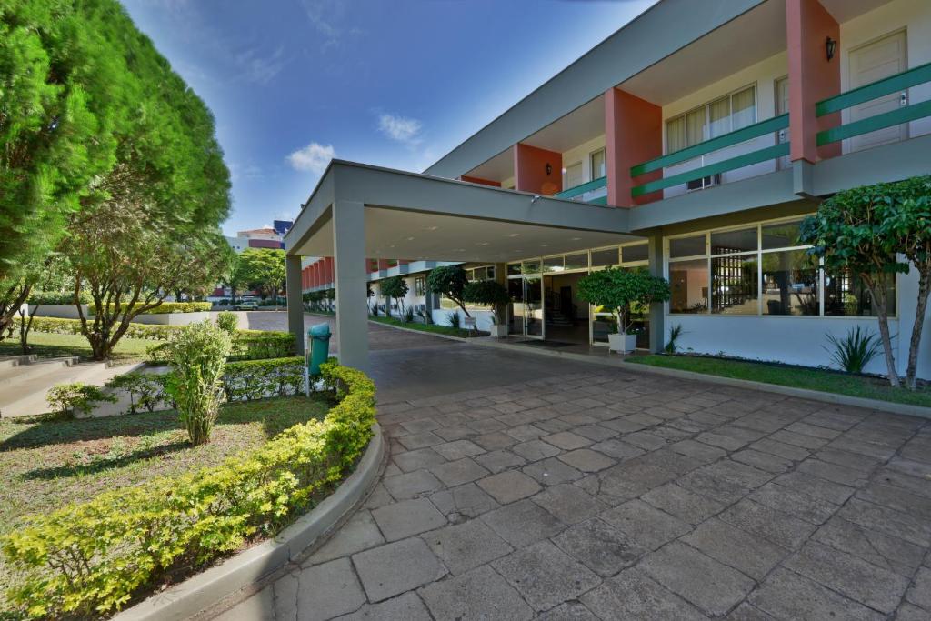  Hotel Deville Express Guaira