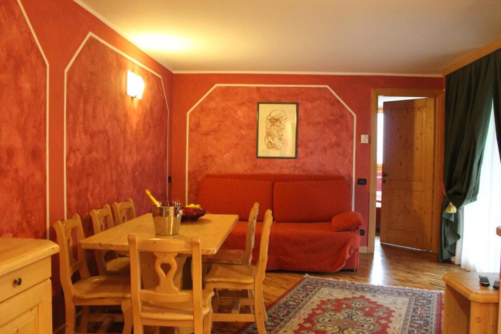 Posedenie v ubytovaní Boscone Suite Hotel