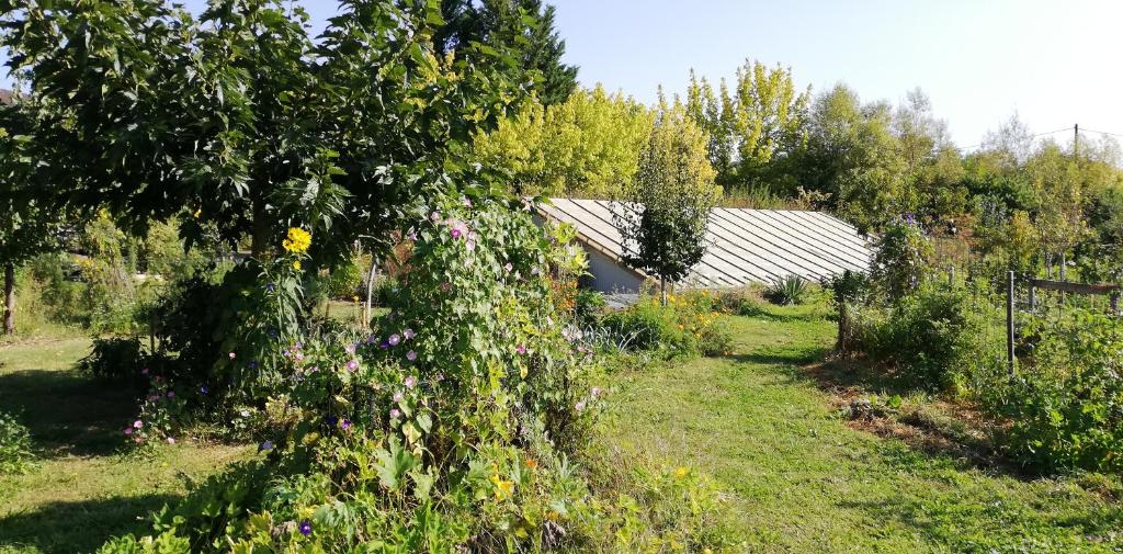 Zahrada ubytování Paysannerie des Versanes - Chambres et gîte