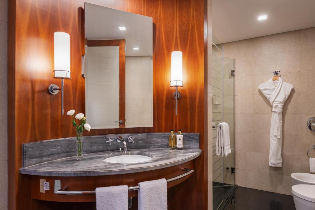 Jumeirah Emirates Towers Dubai - Resim 32