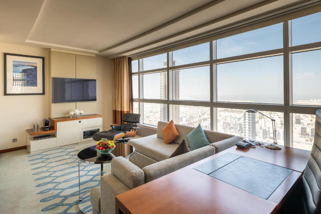 
Junior Suite with Panoramic Skyline Views, Direct Connectivity to Museum of The Future, Complimentary Breakfast, Signature Afternoon Tea, Evening Sundowners, Soft Refreshments and Canapes
