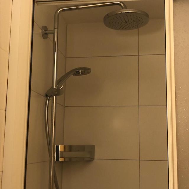 Koupelna v ubytování Petit Appart de Charme Eau chaude solaire Rénovation 2021 Wifi disponible Belvedere 5