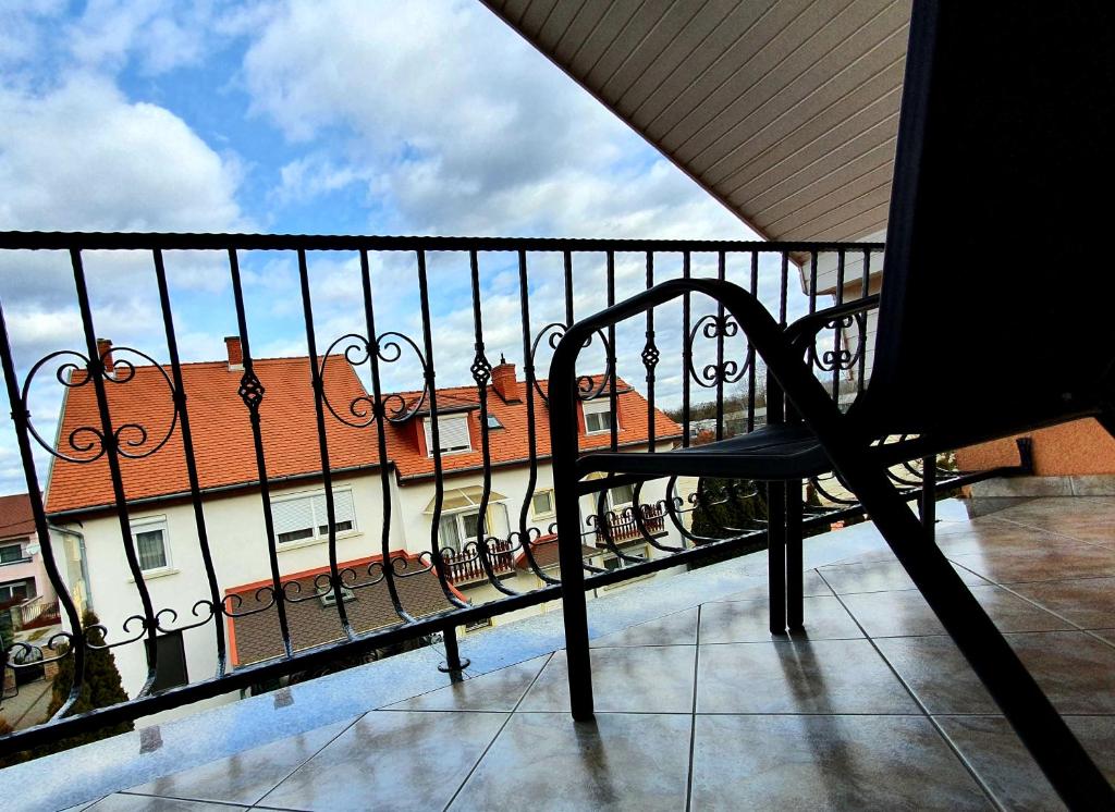 Balkón nebo terasa v ubytování Éva Panzió