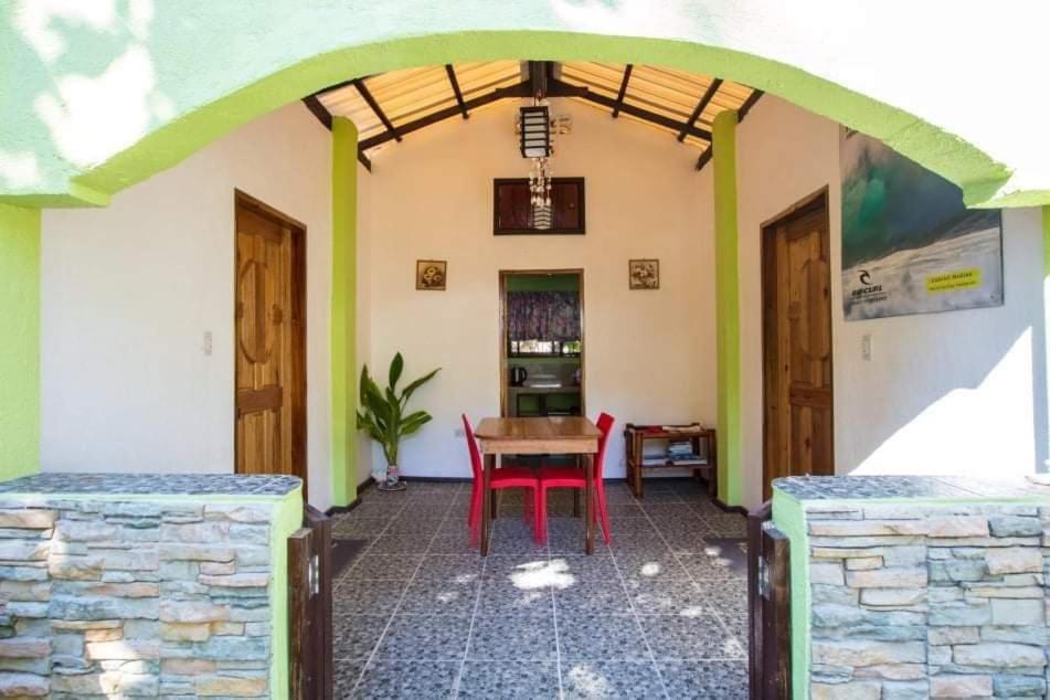 Siargao Homely Homestay - Deluxe Queen Room