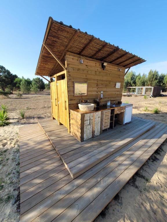 Gril dostupný pro hosty v luxury tent
