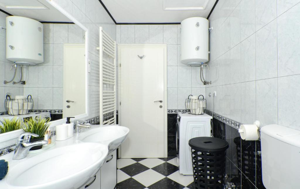 Kúpeľňa v ubytovaní Copacabana Beach Apartments