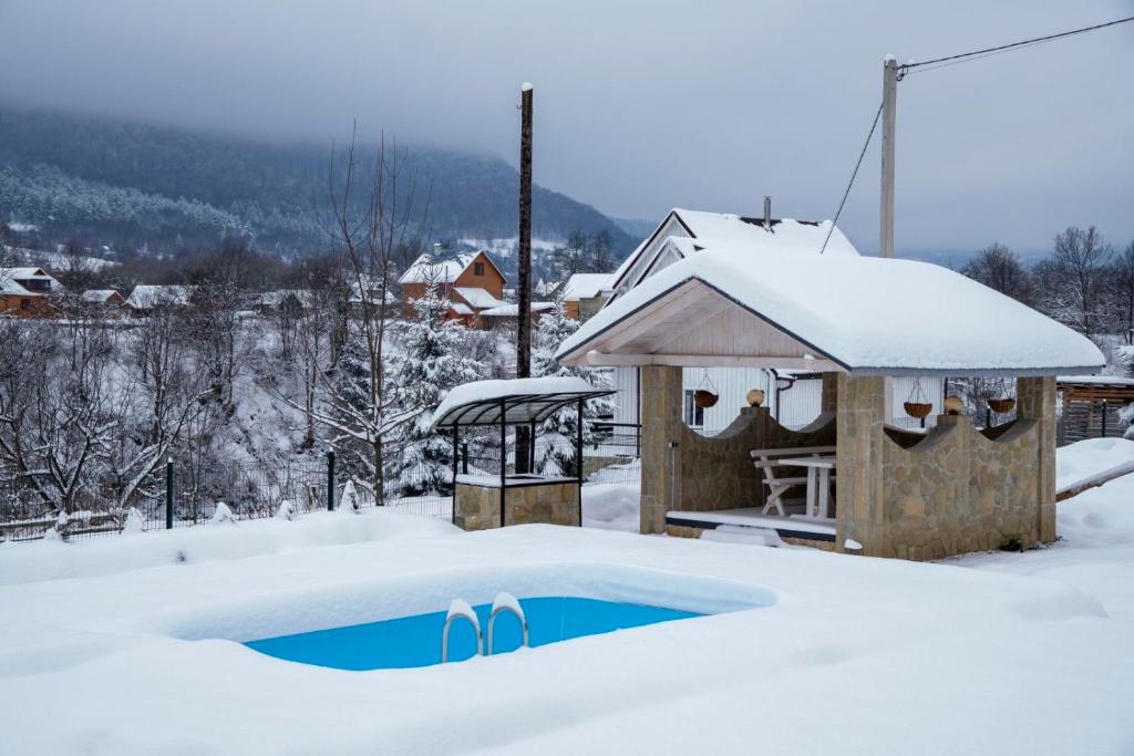 Навпроти Маковиці om vinteren