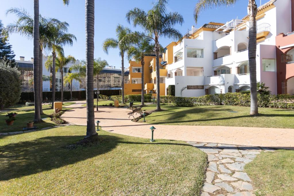 Golden Mile Luxury Ground floor apartment near Puente Romano ...