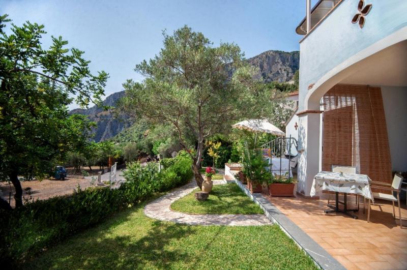 Nespecifikovaný výhled na hory nebo výhled na hory při pohledu z bed and breakfast