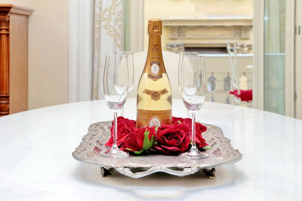 Napoje w obiekcie Rome luxury apartment to Spanish Steps