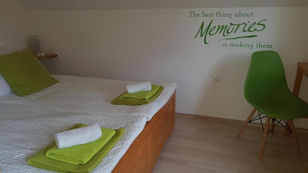Postel nebo postele na pokoji v ubytování Apartments Tatjana