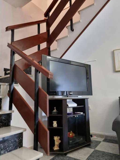 Televízia a/alebo spoločenská miestnosť v ubytovaní Casa Francisca en el casco antiguo