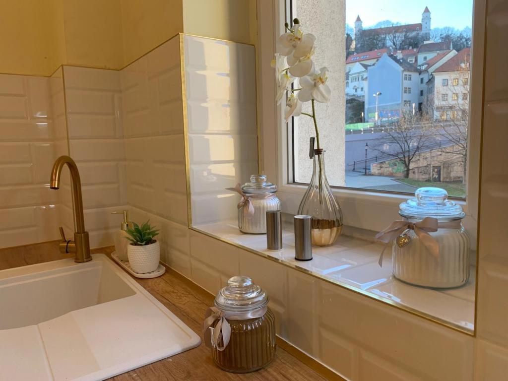 New Oldtown Apartment near St Martin Cathedral