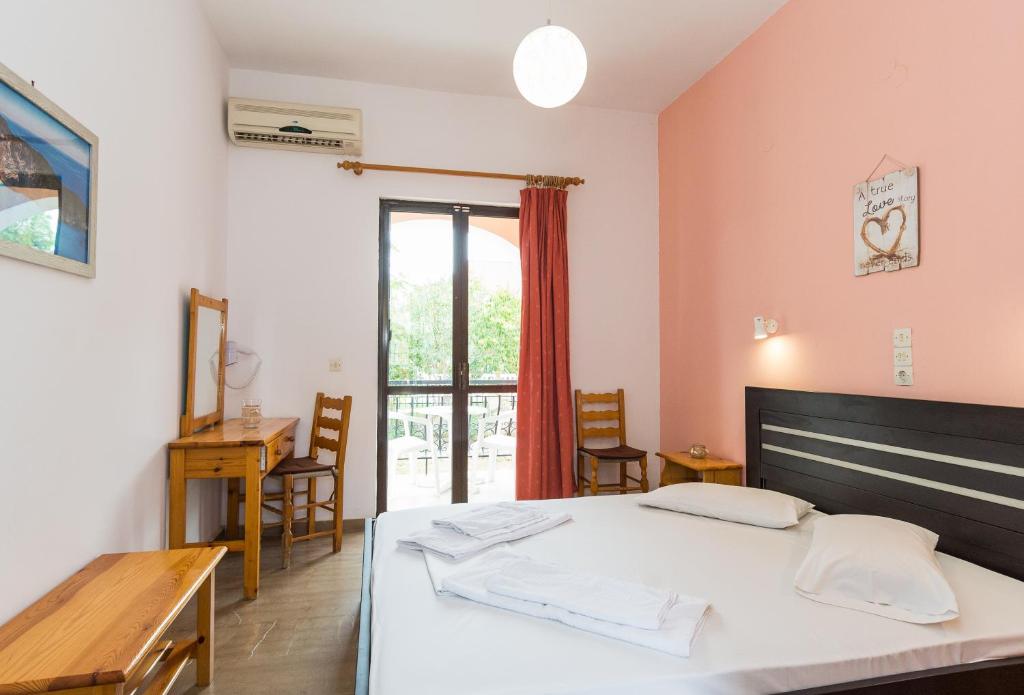 Julias Apartments - 4