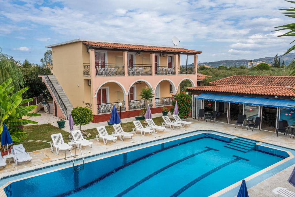 Julias Apartments - 13