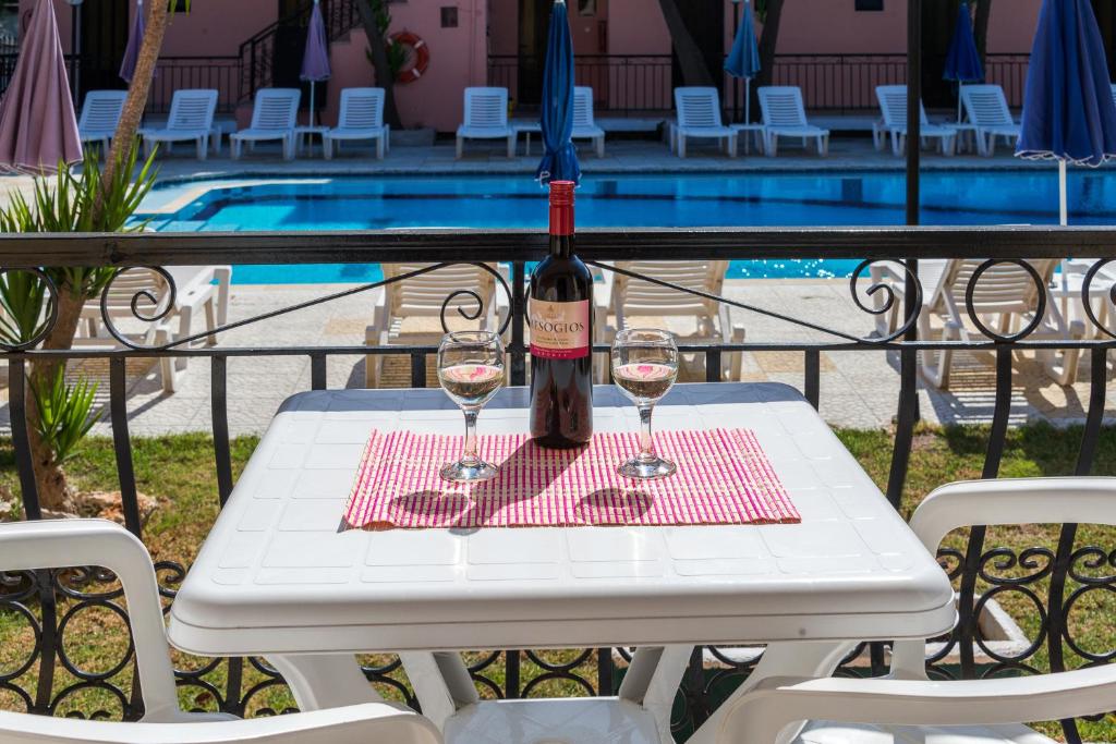 Julias Apartments - 5