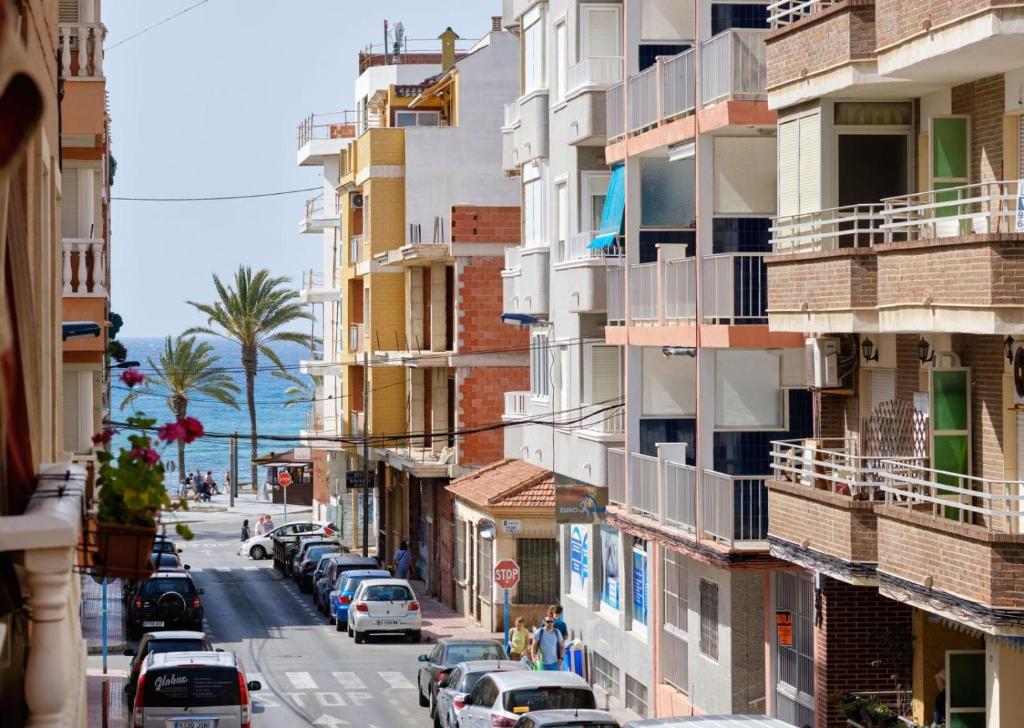 Torrevieja Playa del Cura - 140 m to the beach.