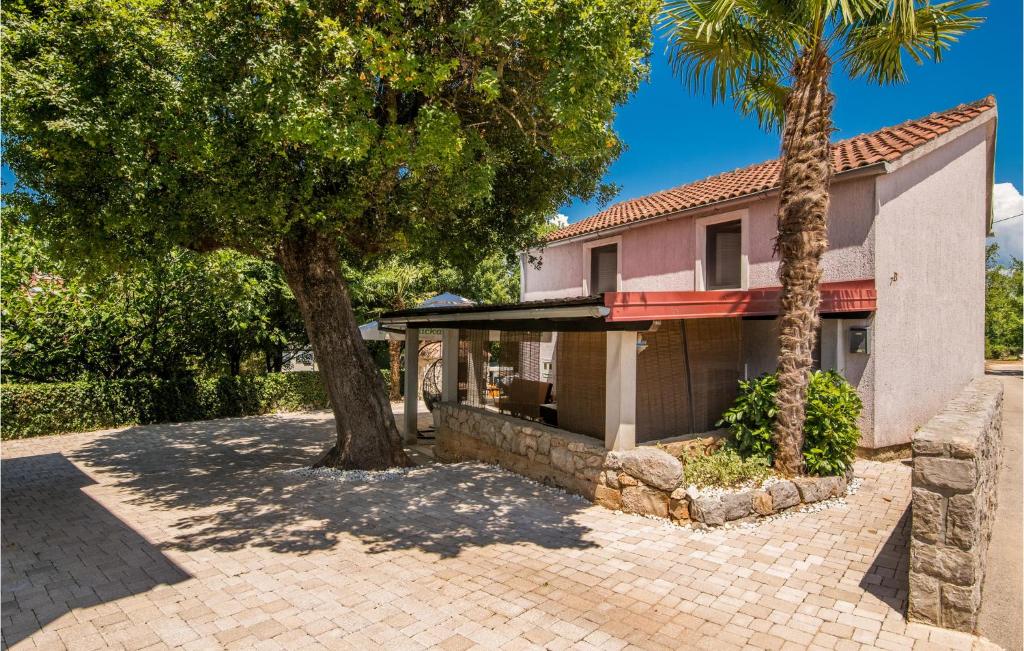 2 Bedroom Gorgeous Home In Malinska Dubasnica