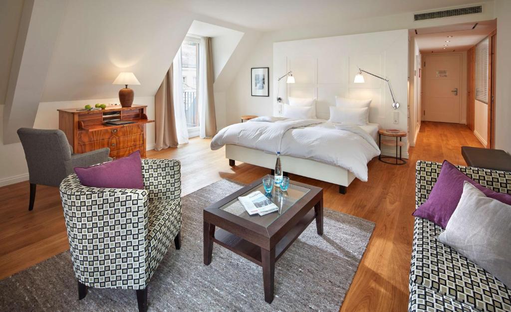 Postel nebo postele na pokoji v ubytování Hotel Therme Bad Teinach