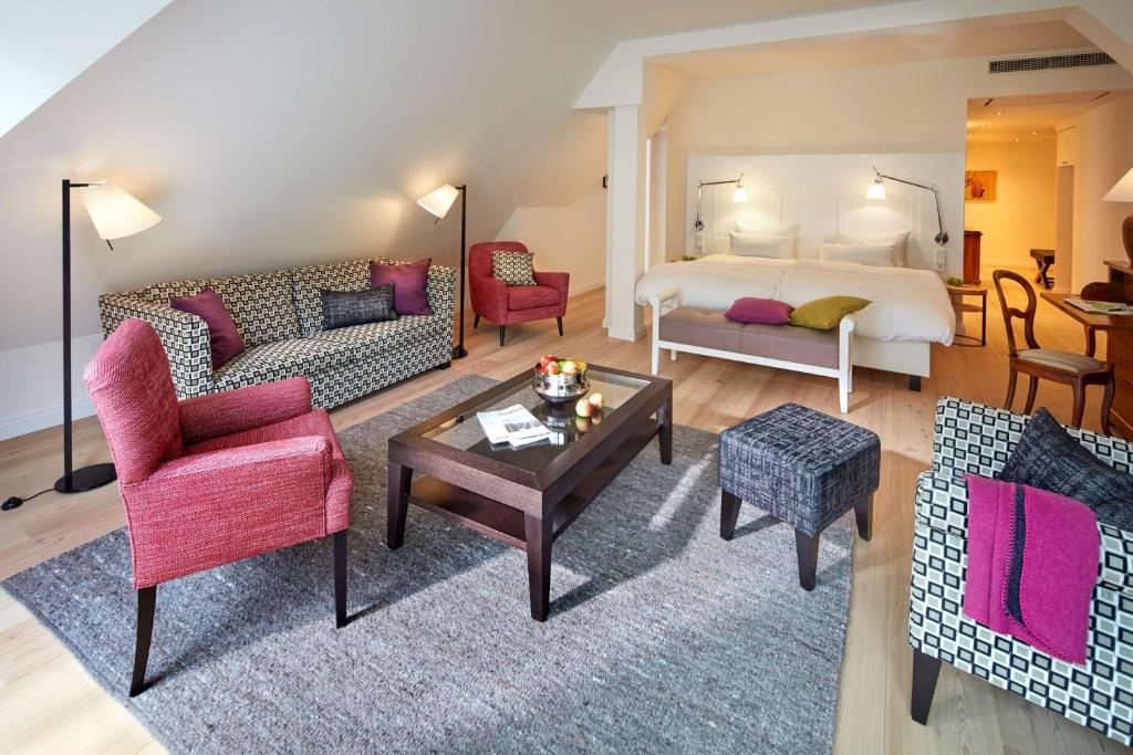 Postel nebo postele na pokoji v ubytování Hotel Therme Bad Teinach