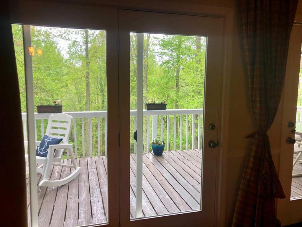 Blue Mountain Oasis, Stunning views. Mountain Gem! - Housity