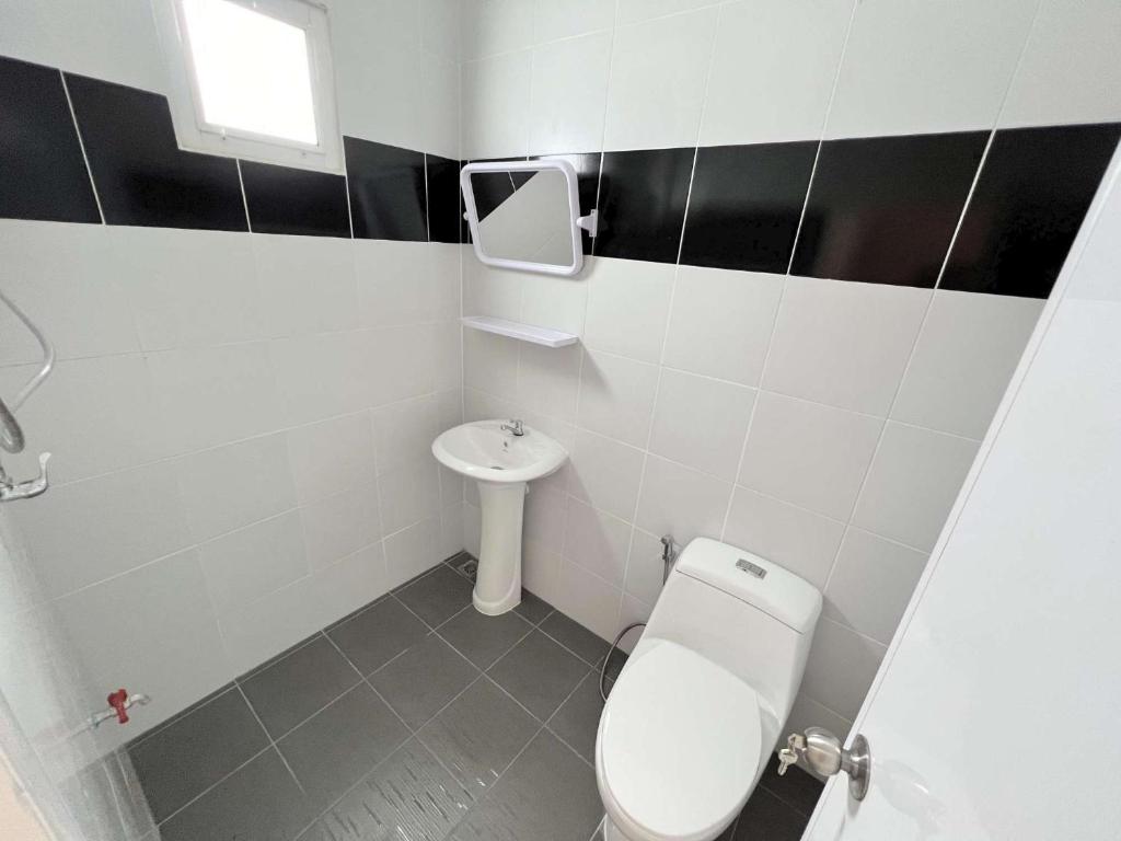 Homerent @ Sariam Lake Chiang Mai - Дом с двумя спальнями