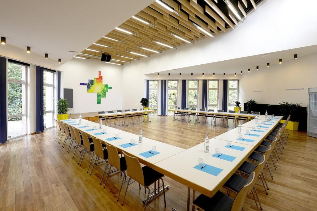 Haus Venusberg Jugendbildungsstätte Bonn - Resim 14