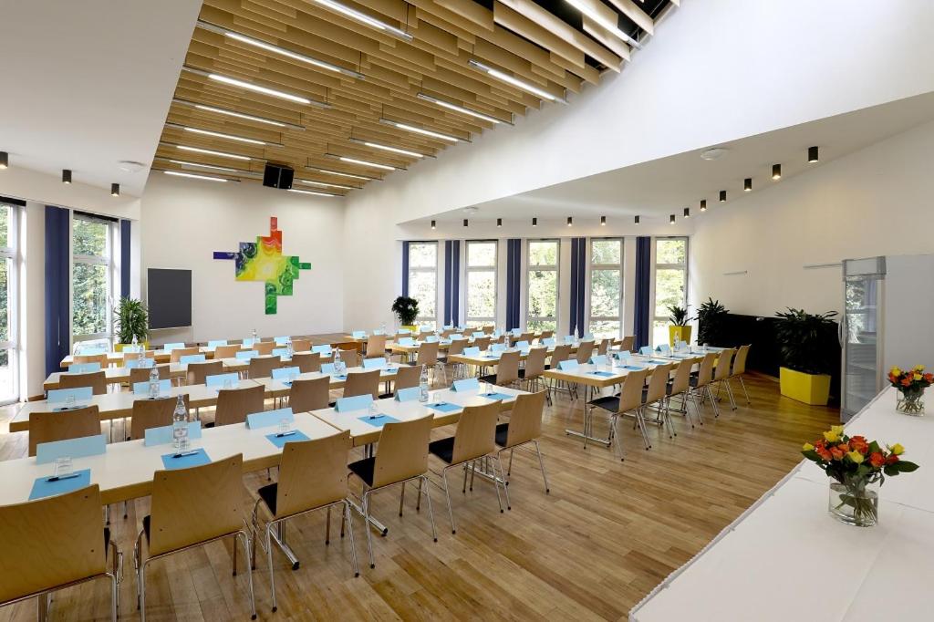 Haus Venusberg Jugendbildungsstätte Bonn - Resim 7