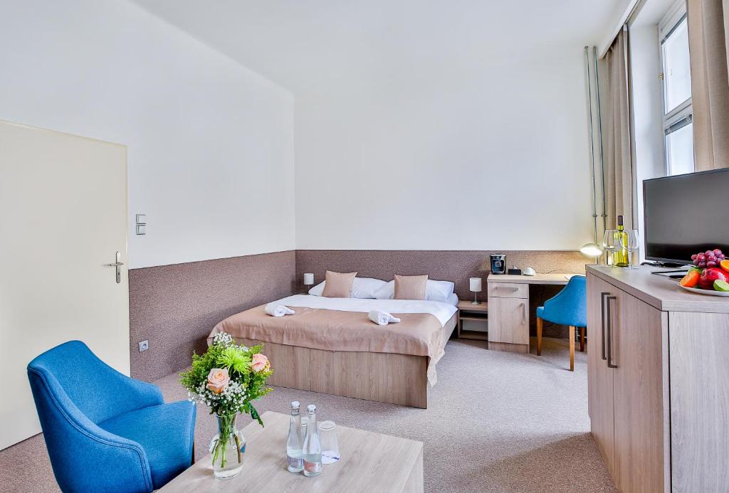 Apartments Embassy by LH - Resim 42