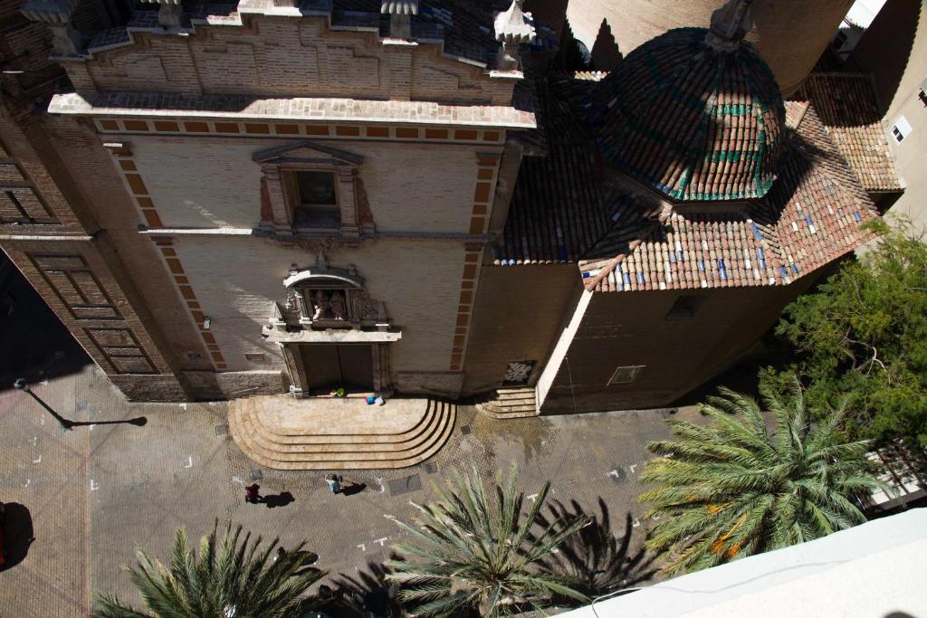 The building in which a hosteleket is located